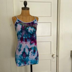 MUST HAVE!💕*NEVER WORN* ACTIVE BASIC TIE DYE CAMI TOP/ SIZE MEDIUM